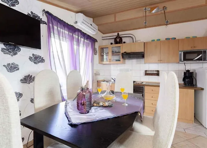 In 39261 Διαμέρισμα *